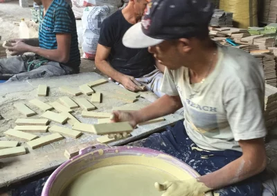 Emaillage du Bejmat avant cuisson