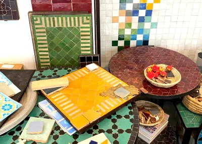 Tables et plateaux en Zellige de notre shoowroom sur Paris