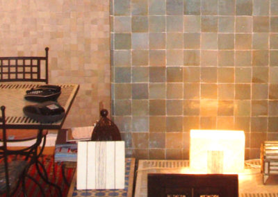 Murs, tables et plateaux en Zellige