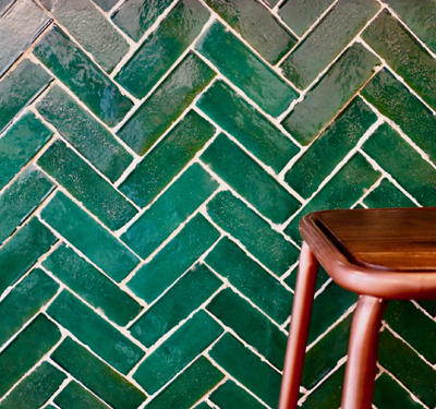Mur en Bejmat vert émeraude pour votre salle de bain
