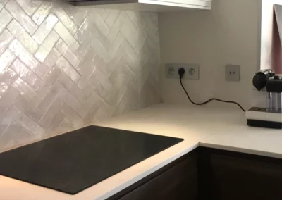 Mur de cuisine en Bejmat blanc nacré