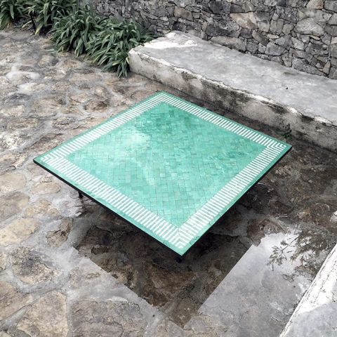 Table basse carrée en zellige pour le jardin