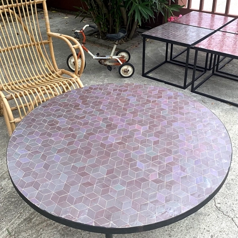 Table basse ronde en zellige pour le jardin, motif cube unicolore