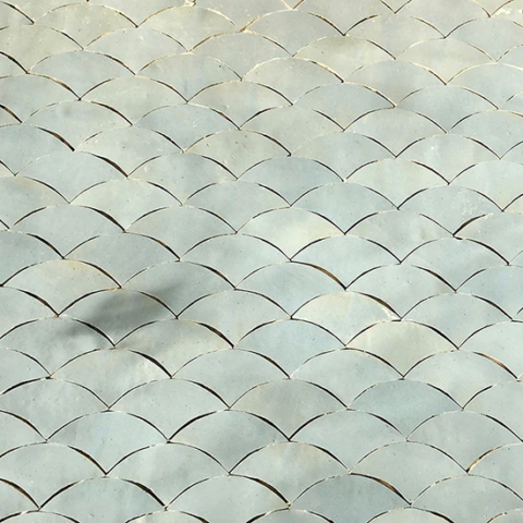 carrelage zellige écailles de poisson en vert céladon