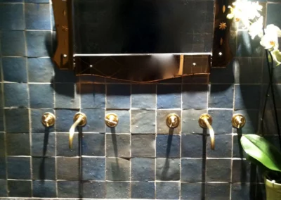 Salle de bain luxe en Zellige fait traditionnellement à la main