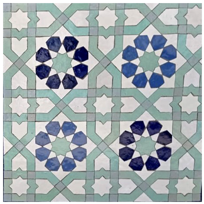 Surface carrelée au motif Anjuna, tricolore