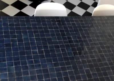 Table sur mesure en zellige bleu nuit