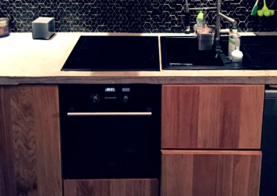 Crédence de cuisine en zellige noire au motif cube