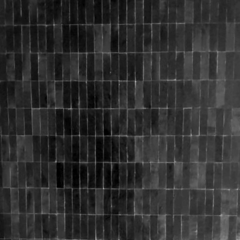 Surface de carrelage zellige de couleur noir, motif rectangle