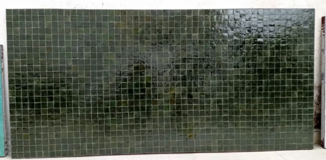 Panneau de décoration en zellige vert foncé, forme carrée