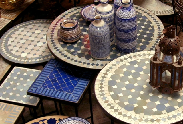 Showroom de table en zellige faites à la main à Marseille