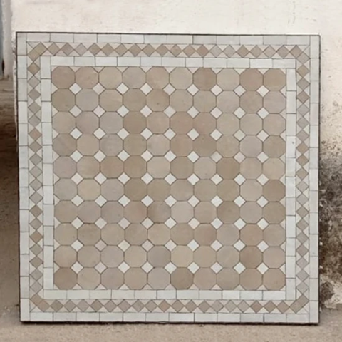 Plateau de table carrée en zellige fabriqué à la main.