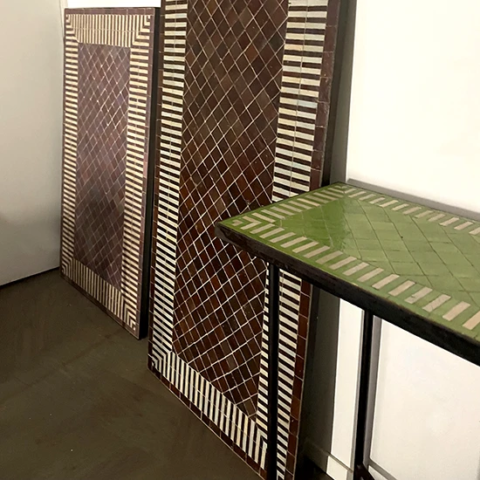 Plateaux de console de salon en zellige fabriqués par Art et Sud Déco