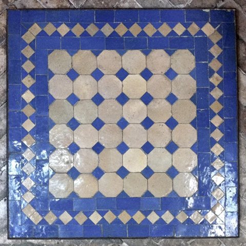 Panneau de table basse en zellige sur Paris