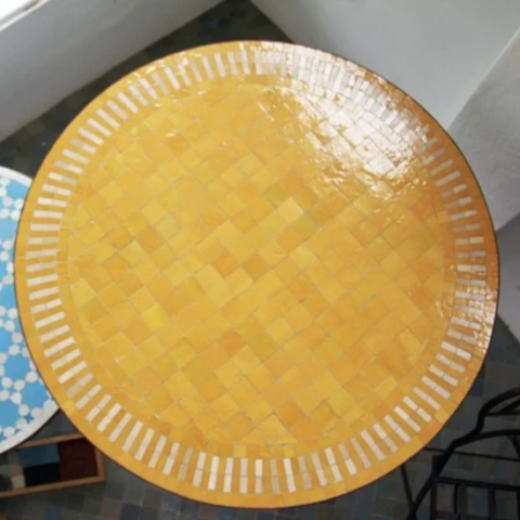 Plateau de table ronde 50 cm en zellige rayé de couleur jaune