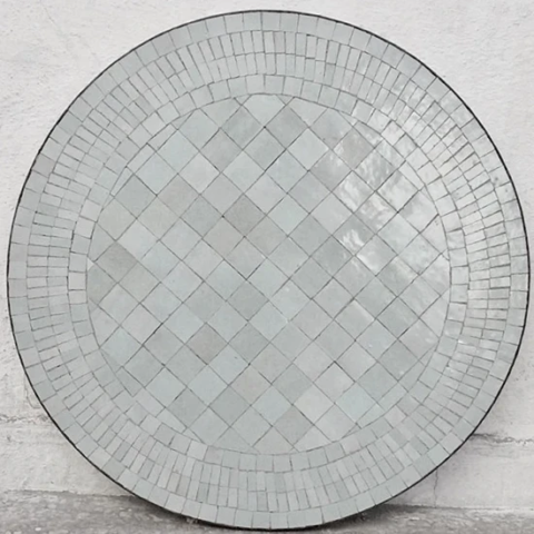 Plateau de table fabriqué sur mesure en zellige traditionnel au motif rayé de couleur nacre