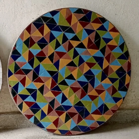 Plateau de table ronde en zellige et fer forgé, fabrication artisanale sur mesure pour une livraison sur Nice (06)