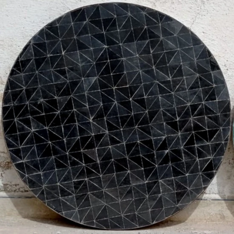 Plateau de table ronde, zellige noir en triangle, livraison à Orange (84)