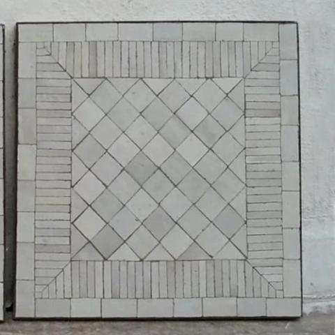 Petit plateau de table carré, 32x32 cm, motif rayé et couleur blanche