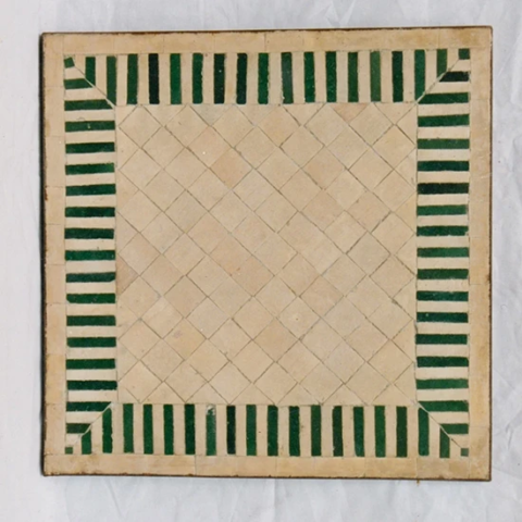 Plateau de table carré fabriqué artisanalement en zellige et fer forgé, couleur sable et vert foncé