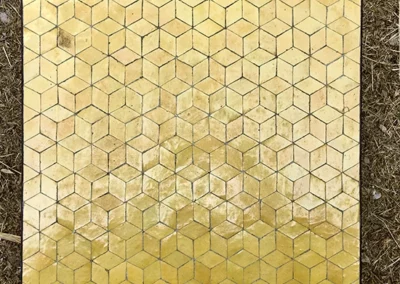 Petit plateau de table carrée en zellige monochrome jaune clair