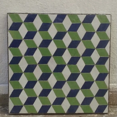 Plateau de table de chevet carrée en zellige vert, blanc et bleu, dimensions : 32x32cm