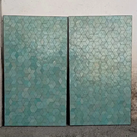Deux plateaux de tables en zellige vert d'eau, dimensions : 110x60cm