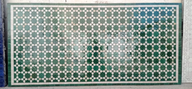 Grand plateau de table en zellige vert foncé et nacre, commande spéciale sur mesure pour Paris (75)