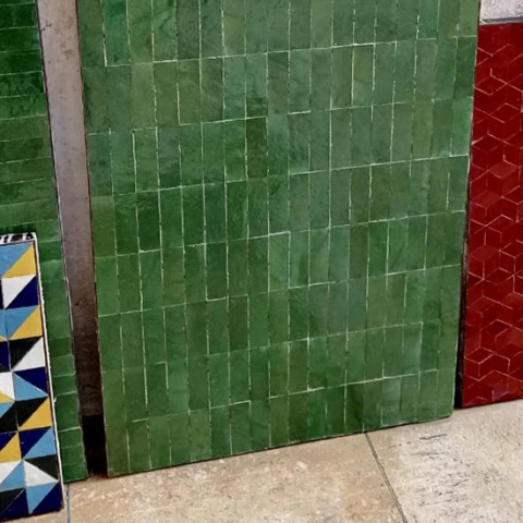 Plateau de table en zellige vert foncé