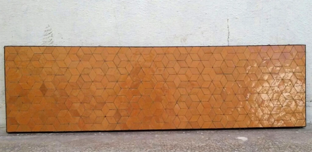 Plateau de banc en zellige de couleur miel, dimensions : 120x40cm