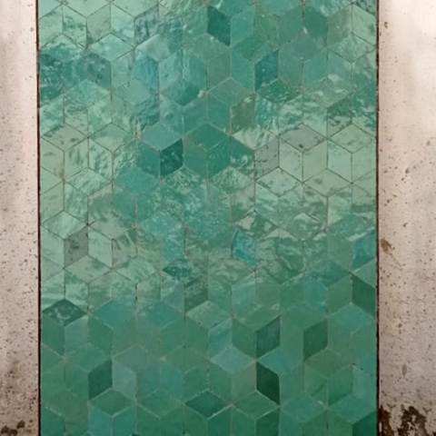 Plateau de banc en zellige fabriqué sur mesure, vert céladon, vert émeraude et vert foncé, mesures : 100x32cm