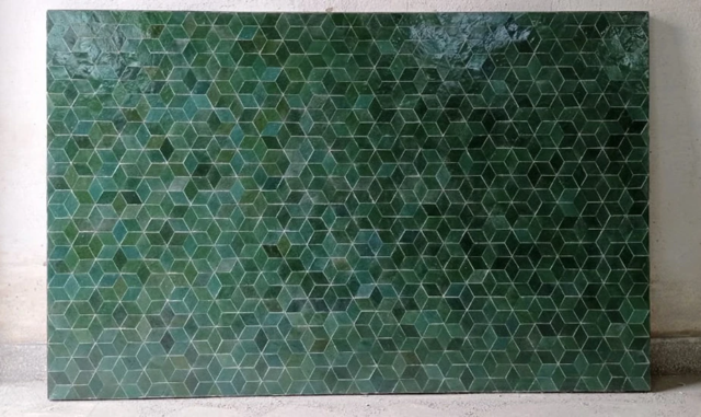 Plateau de table rectangle en zellige vert émeraude, dimensions : 180x85cm