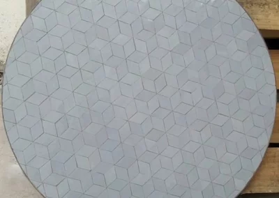 Plateau rond de table en zellige gris clair, diamètre : 110cm