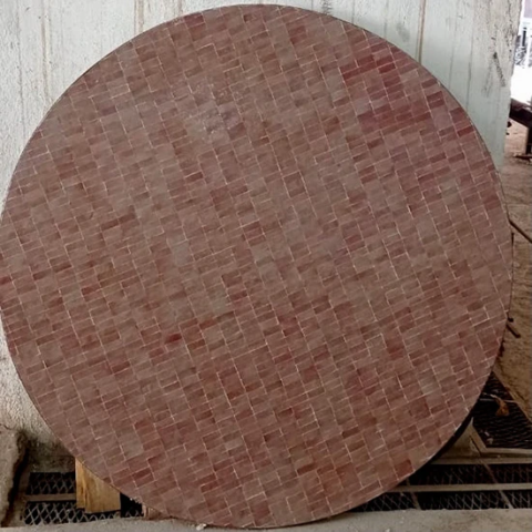 Plateau de table ronde classique en zellige rouge au motif rectangle