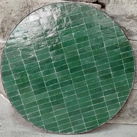 Plateau rond de table en zellige vert émeraude au motif rectangle