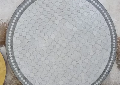 Plateau de table en zellige fait à la main pour un restaurant de Lyon