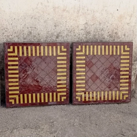 Plateaux carrés de table en zellige rayé rouge et jaune