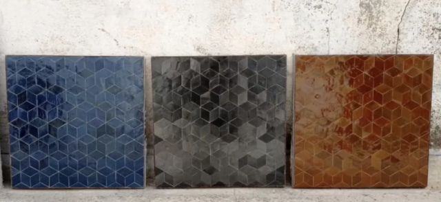 Plateaux de tables carrés en zellige, couleurs noir, beige cuivré et bleu roi, mesures : 88x88cm