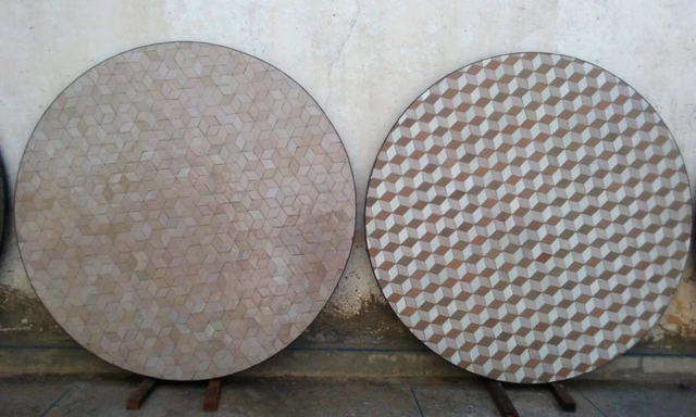 Plateaux de table ronds en zellige, diamètre 140cm