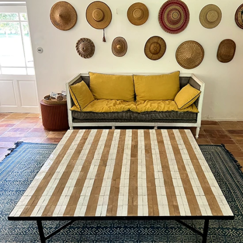 Grande table basse carrée (120cm) en zellige, couleurs jaune et blanc