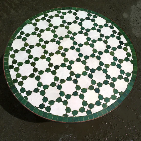 Petite table basse ronde en zellige fabriquée à la main par Art et Sud déco pour un client sur Rouen (76)