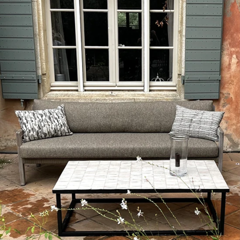 Table basse de jardin en zellige blanc au motif rectangle