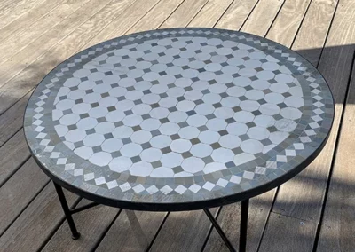 Table de terrasse extérieure en zellige à Bézier