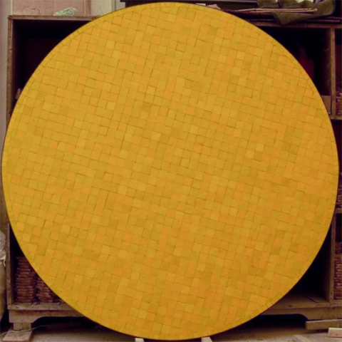 Table ronde 130 cm de diamètre, plateau en zellige carré