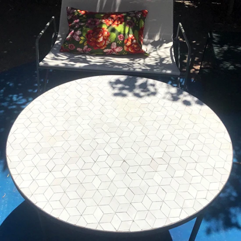 Table en zellige blanc, motif cube sur mesure