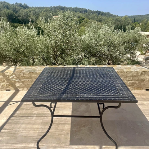 table en zellige rayé noir