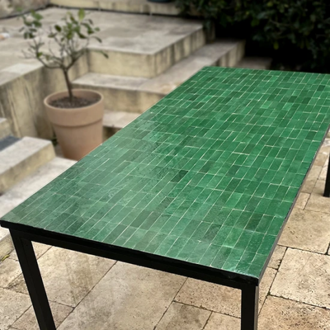 Table rectangulaire en zellige vert uni, motif rectangle créé sur mesure