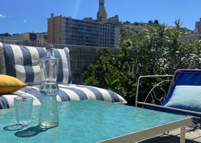 Zellige turquoise pour table sur mesure, fabrication et livraison à Marseille (13)