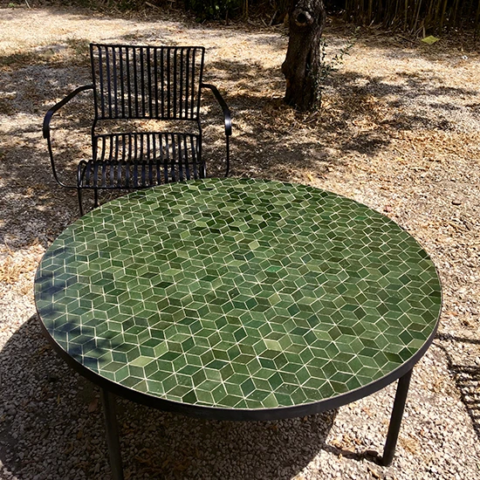 Table basse en zellige de couleur vert anglais, création Art et Sud Déco Marseille