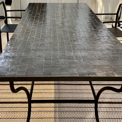 Console de salon en zellige noir, motif carré, livraison dans un commerce de région parisienne